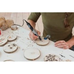 Dremel Multifunktionswerkzeug 2050 Stylo+ 8 Dremel Multifunktionswerkzeug 2050 Stylo+ -Berühmter Werkzeug Geschäft 3 ornamentmaking21cropped