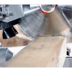 Metabo Kappsäge KGS 216 M Inkl. Hartmetall-Sägeblatt 1500 W 13 Metabo Kappsäge KGS 216 M Inkl. Hartmetall-Sägeblatt 1500 W -Berühmter Werkzeug Geschäft 4007430256560 2085 A 02