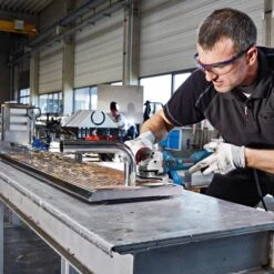 Bosch Professional Winkelschleifer GWS 1000 Mit 1.000 W -Berühmter Werkzeug Geschäft 750973 3058 3