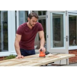 Black & Decker Black+Decker Exzenterschleifer BEW210 / 230 W 13 Black & Decker Black+Decker Exzenterschleifer BEW210 / 230 W -Berühmter Werkzeug Geschäft 760742 2012 BEW210QS 05