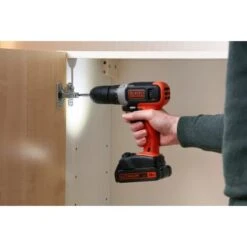 Black & Decker Black+Decker 18 V Akku-Bohrschrauber BCD001C1 Inkl. 1,5 Ah Akku -Berühmter Werkzeug Geschäft 773074 2012 BCD001C1QW 06