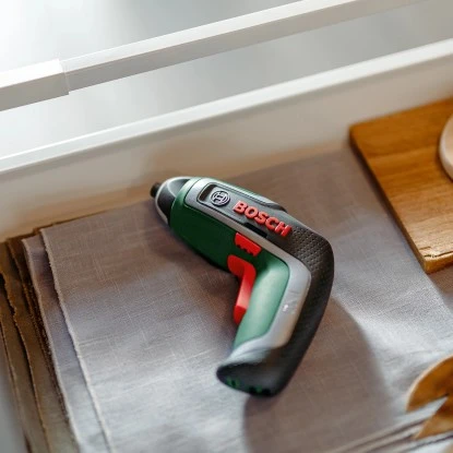 Bosch Akkuschrauber IXO 7 Set Inkl. Akku, Ladekabel, Box & Aufsätze 10 Bosch Akkuschrauber IXO 7 Set Inkl. Akku, Ladekabel, Box & Aufsätze – Bild 8